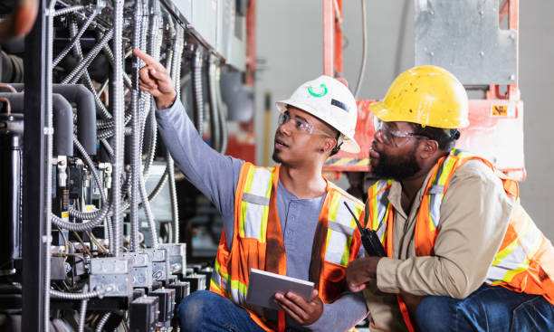Best Electrical Installation Contractor  in Montezuma, IA